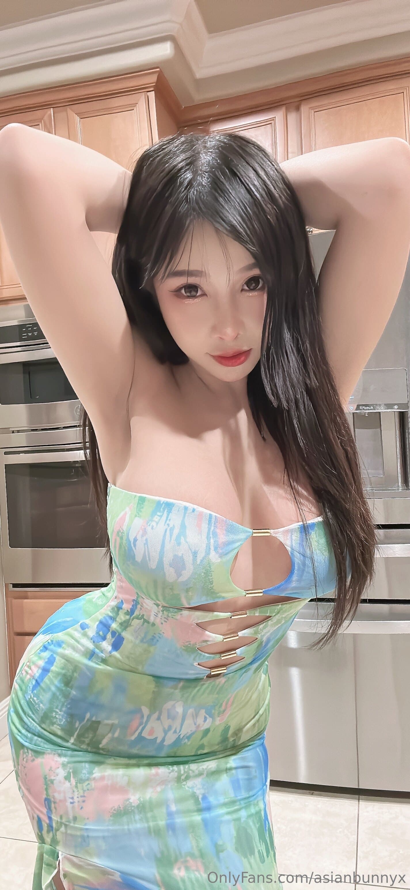 1089963472