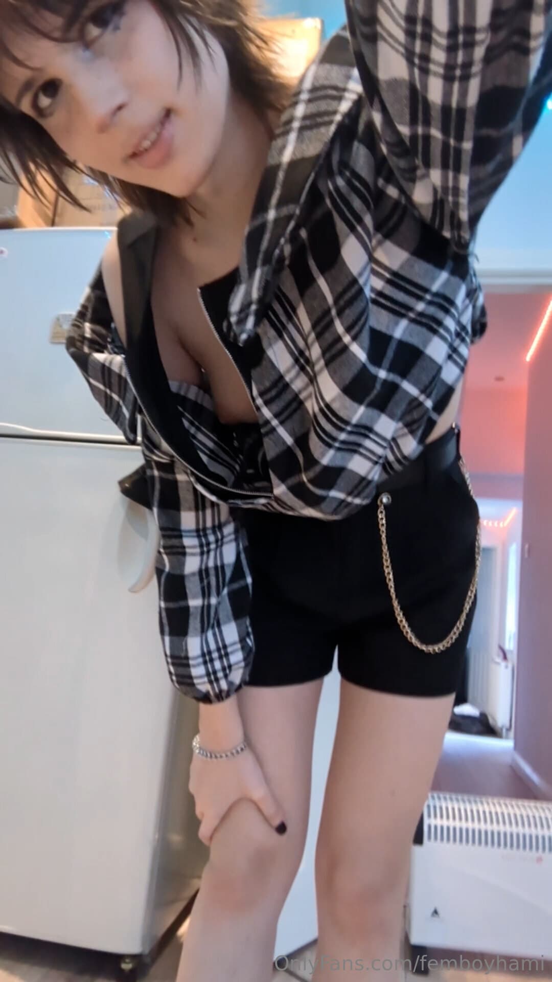 884078380