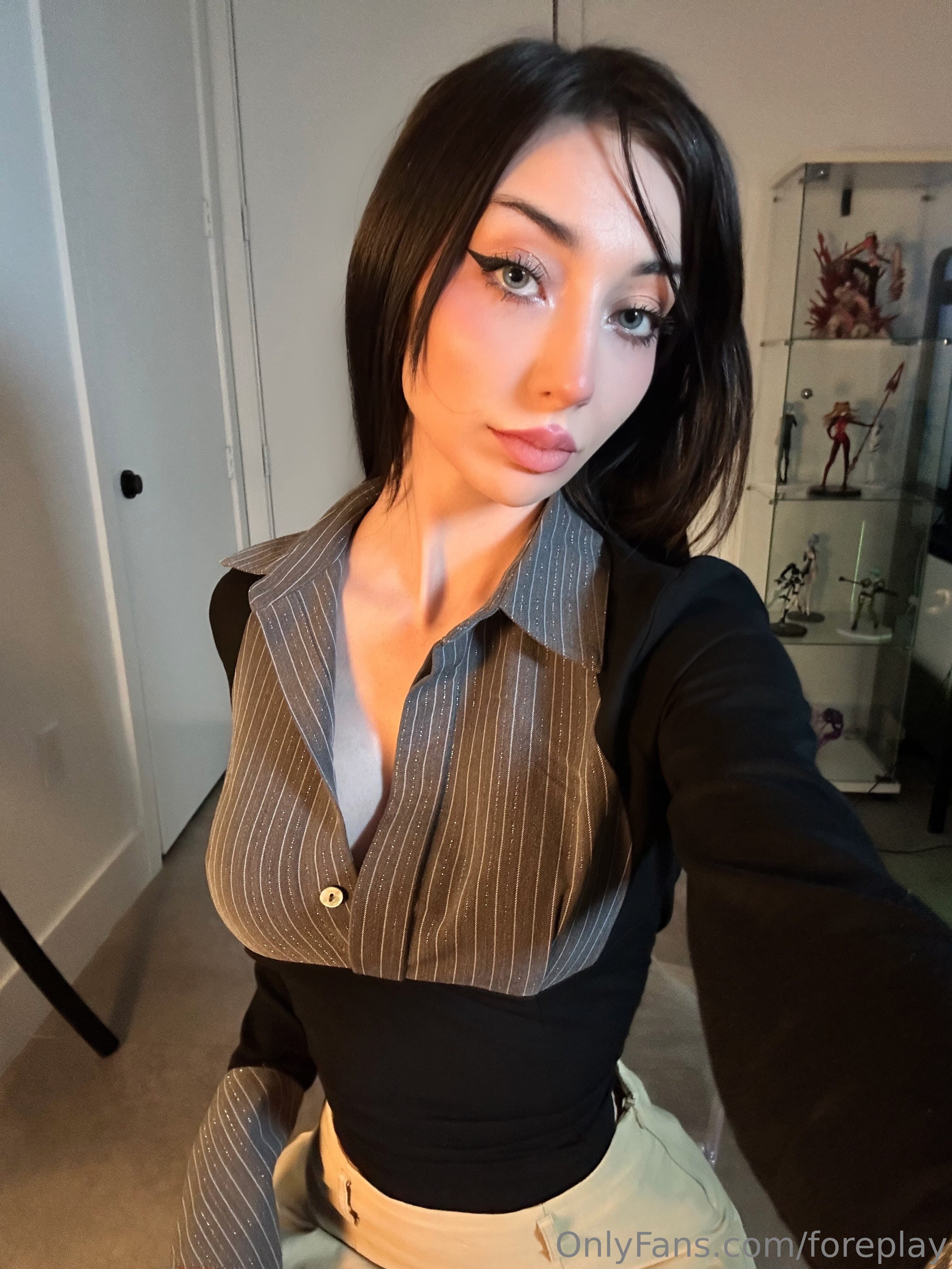 925809491