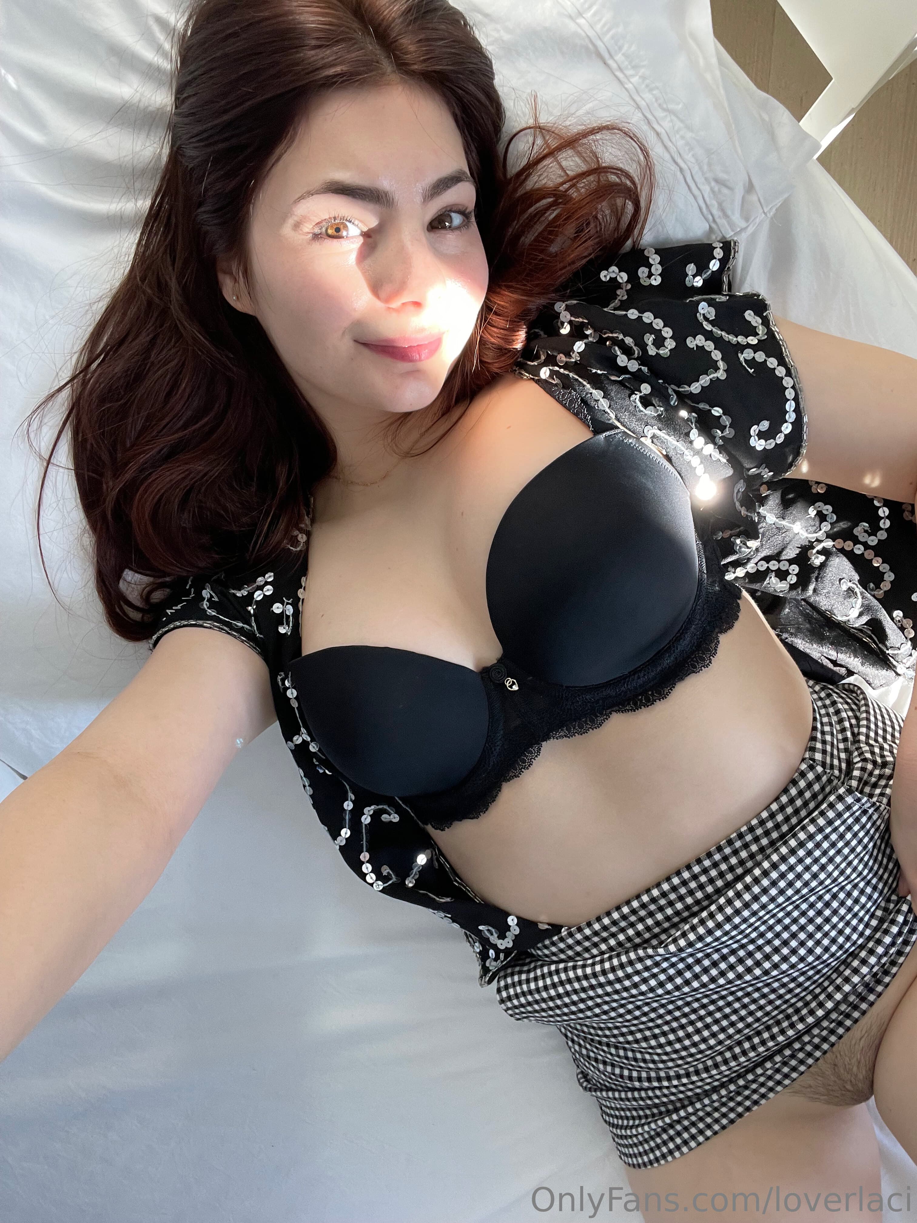 961604785