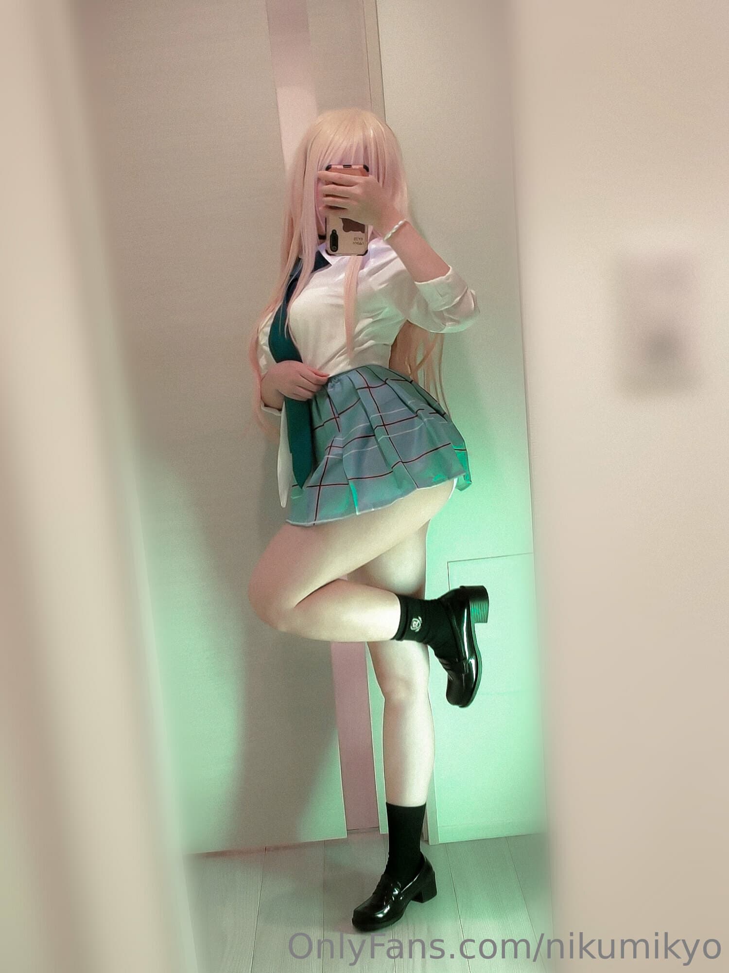 516774295