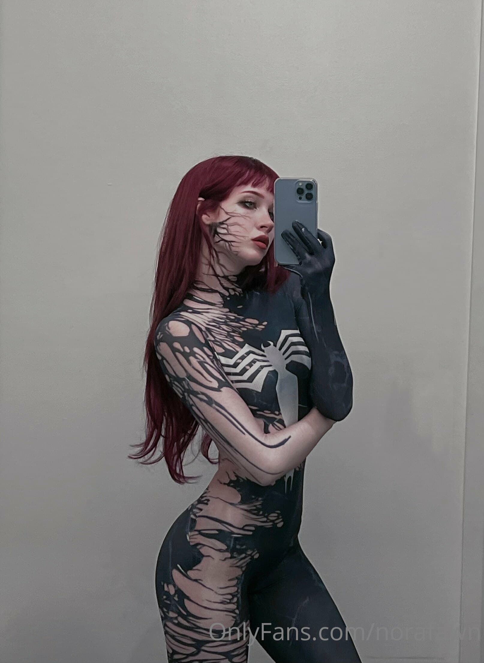 403082712