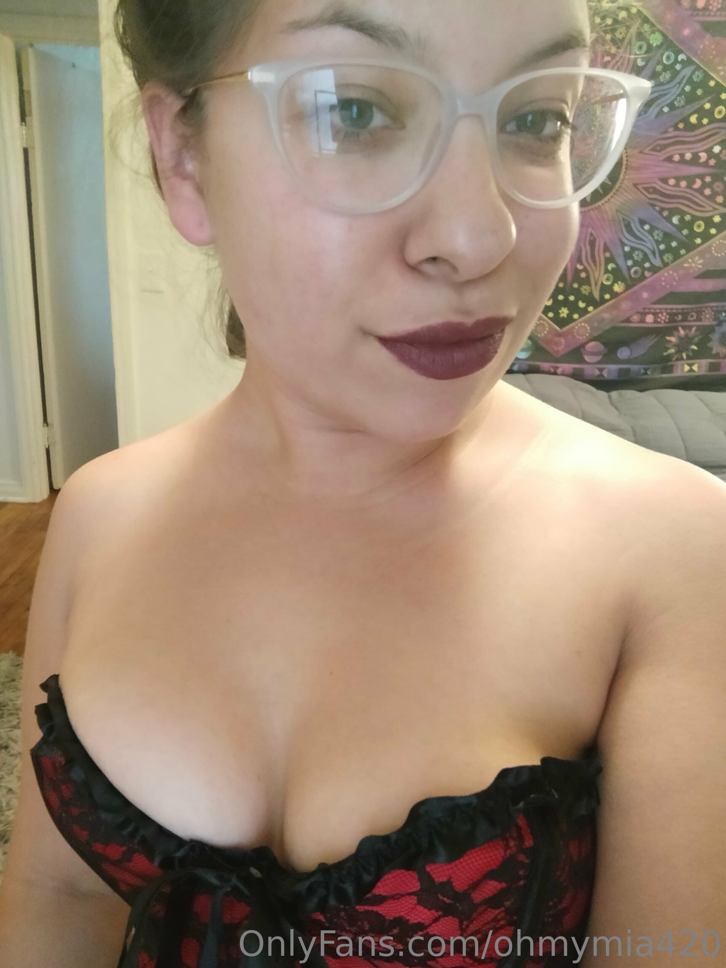 496267823