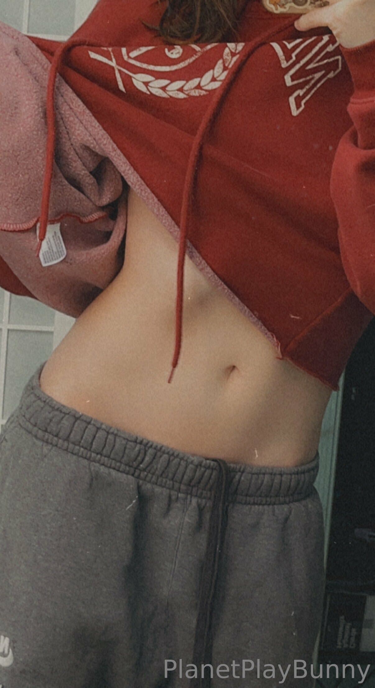 423718649