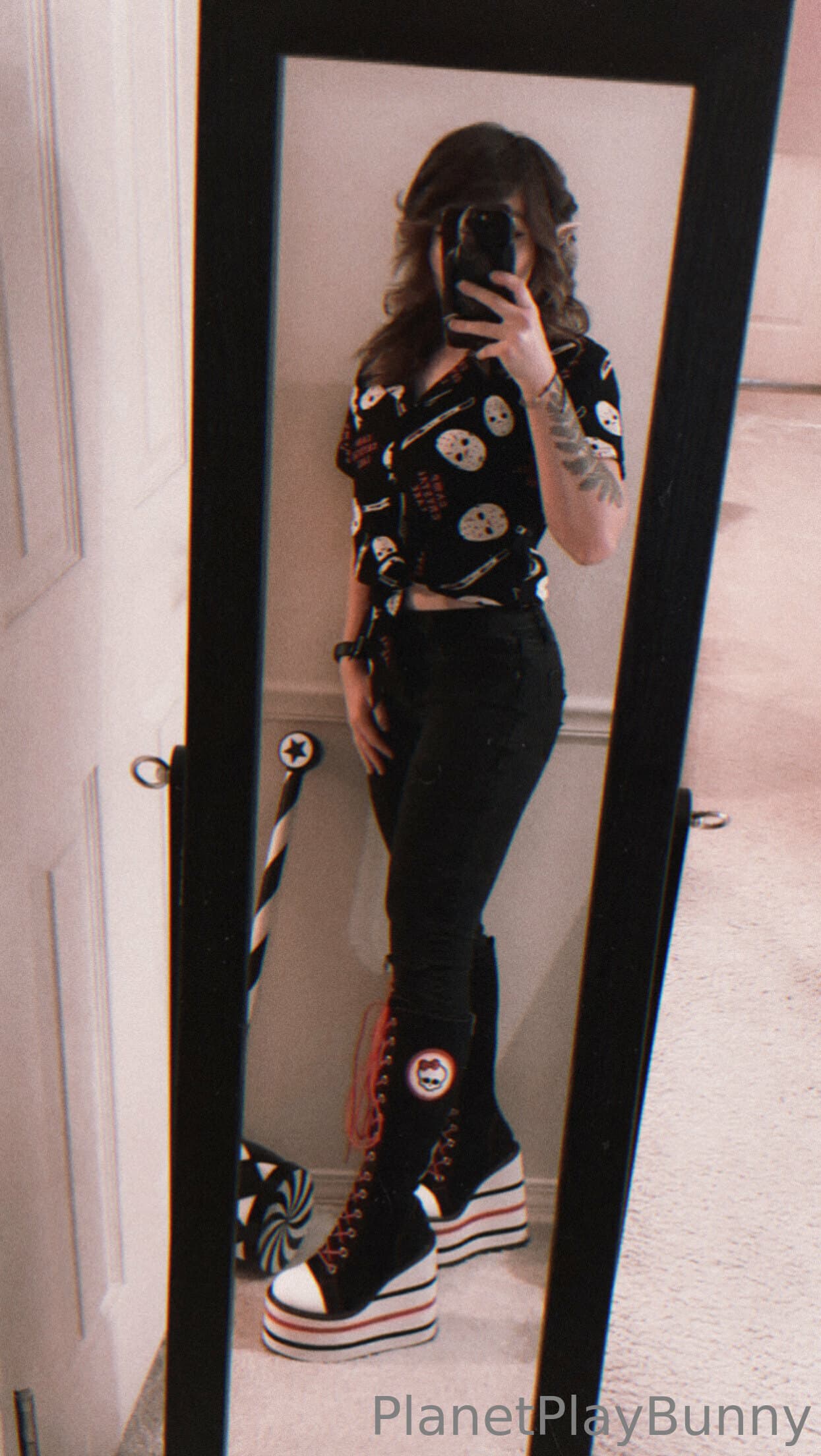 711481494