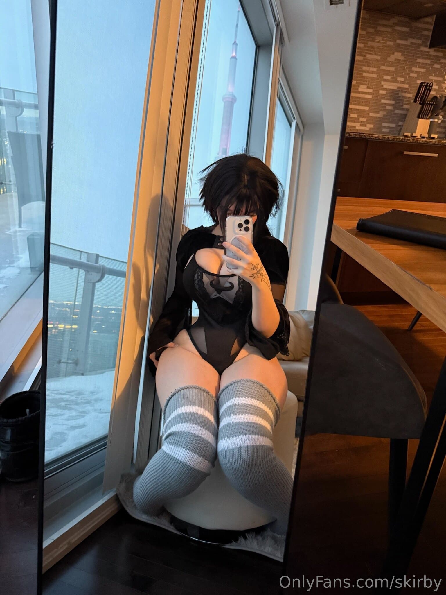 1542483010