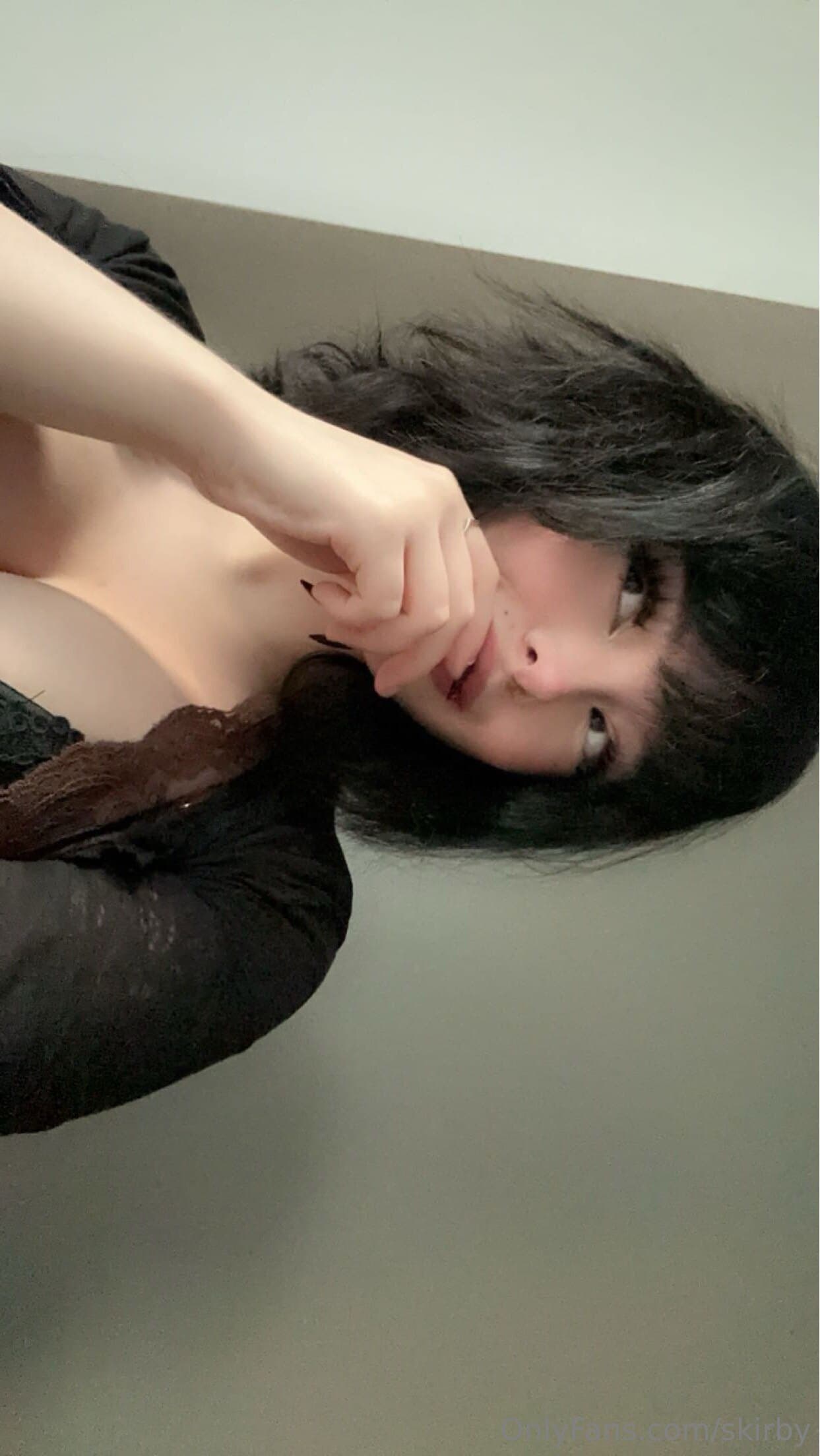 988971436